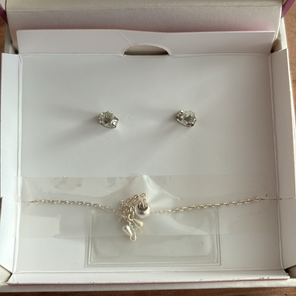 Disney Mulan Earring and Necklace set (for kids) with Swarovski crystals - Picture 5 of 5